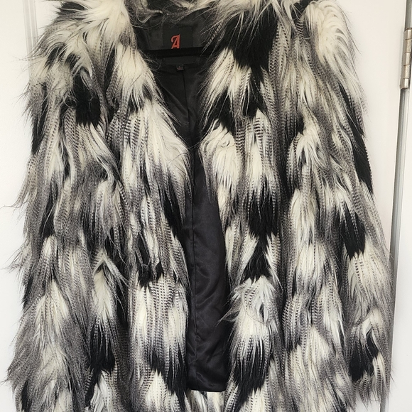 ADRIENNE LANDAU MULTI-COLOR FAUX FUR LONG SLEEVE COAT SIZE L FEATHERED ABSTRACT - Picture 3 of 9